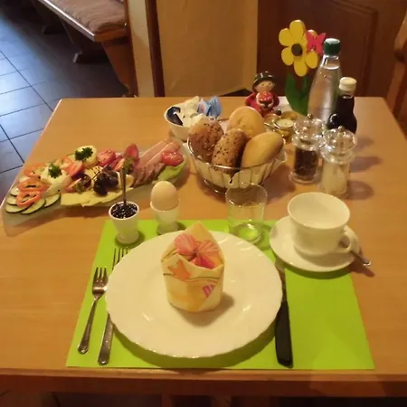 Beyersdorfer Guest house Hellingen